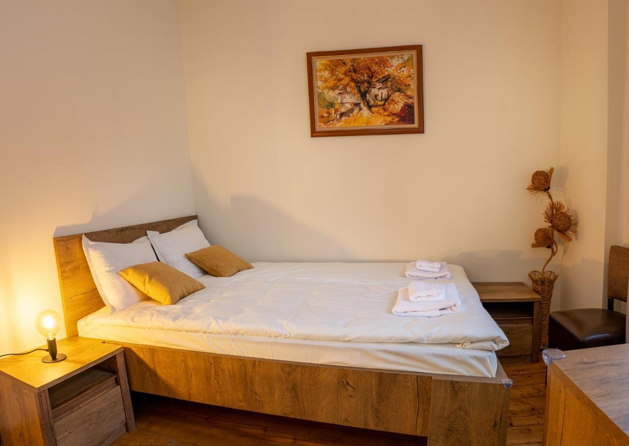 Apartpro Apartments, Veliko Tarnovo Ngoại thất bức ảnh